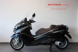 PIAGGIO X10