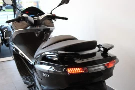 PIAGGIO X10